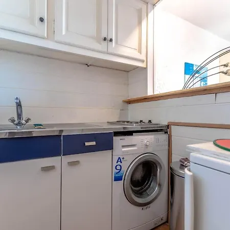 La Marina L Views & Parking L Shellter *